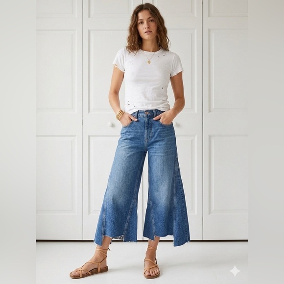 We The Free Denim - We The Free Ripple Wide Leg Crop Jeans unique design and frayed hems